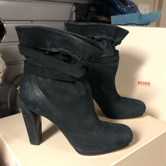Boss boots like new with box never worn - Picture 3 of 6